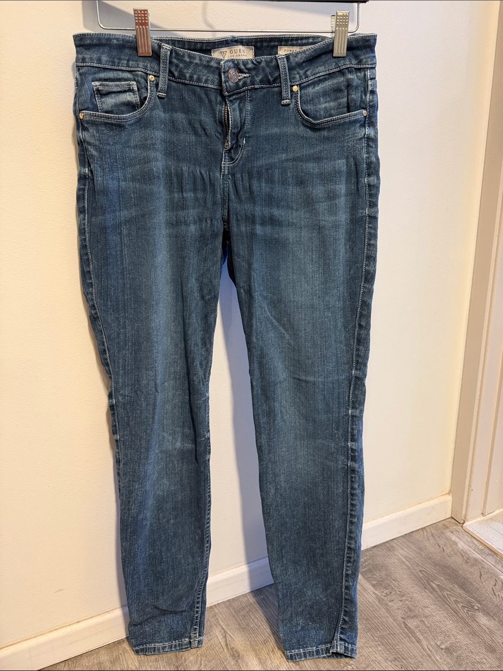 Guess Skinny Jeans in Medium Blue Denim